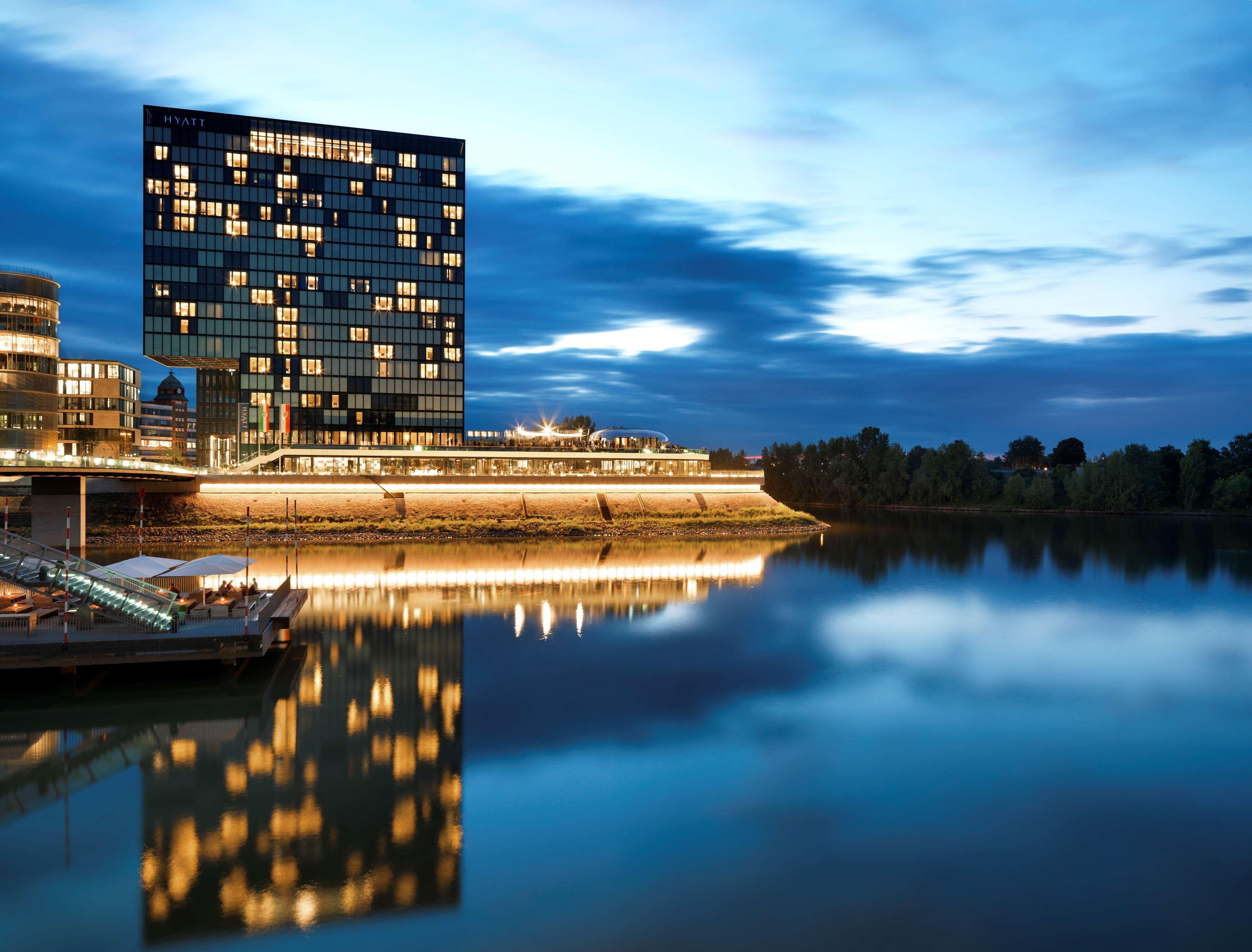 Hotel Hyatt Regency Düsseldorf Esterno foto The University of Economics and Business Vienna