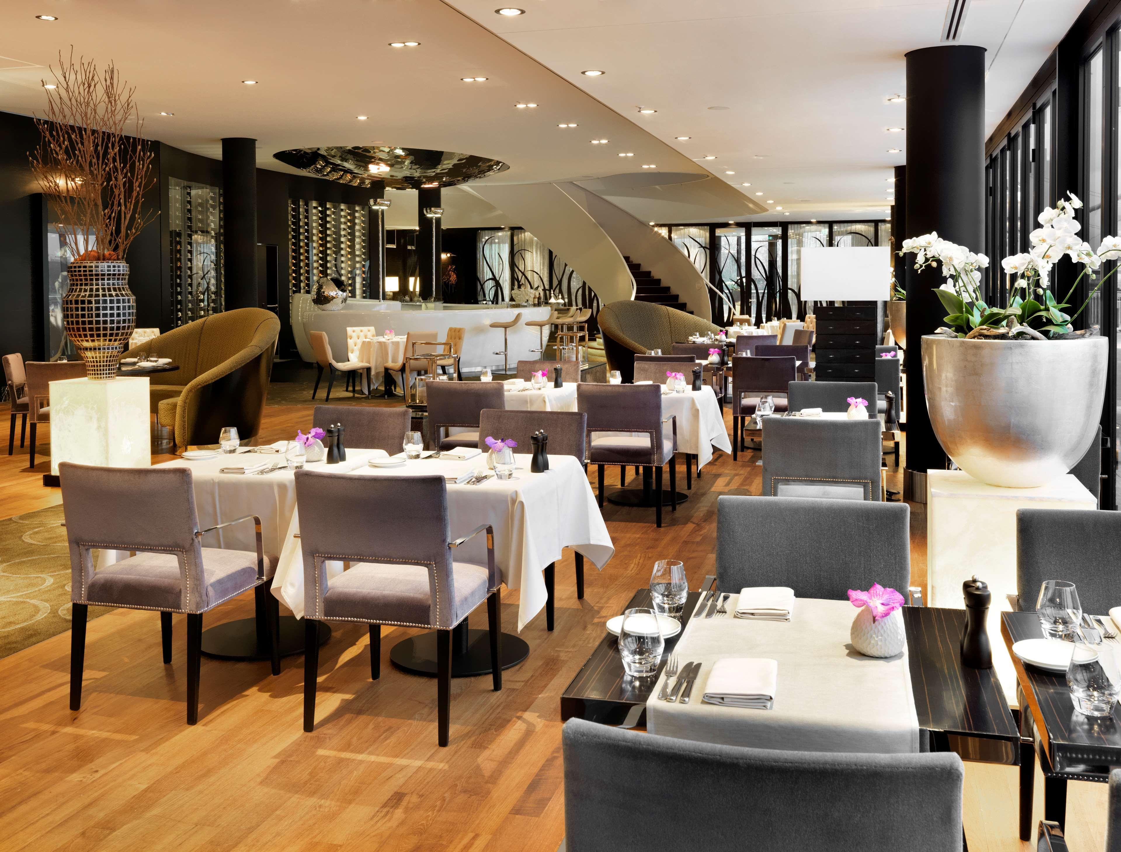 Hotel Hyatt Regency Düsseldorf Esterno foto Restaurant "1707"