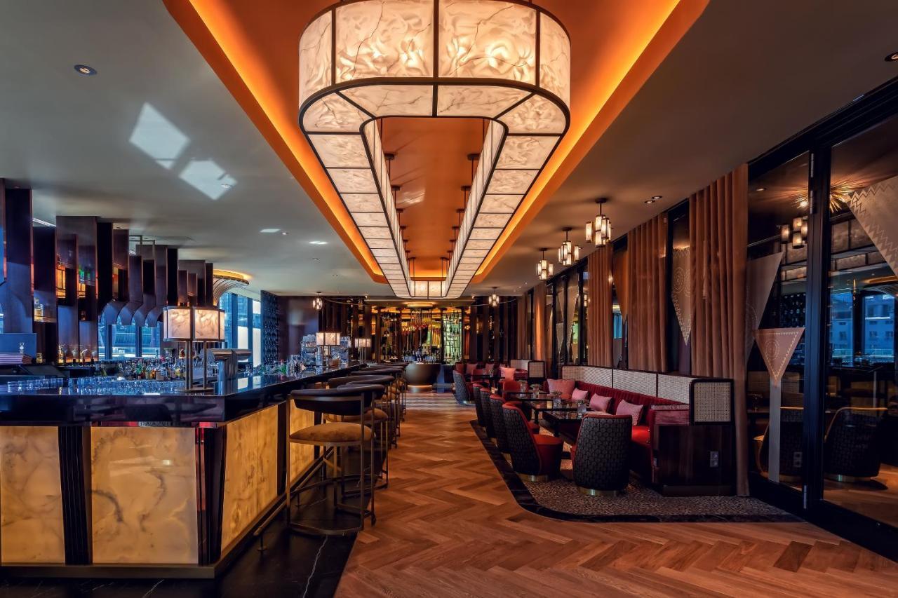Hotel Hyatt Regency Düsseldorf Esterno foto The interior of the restaurant