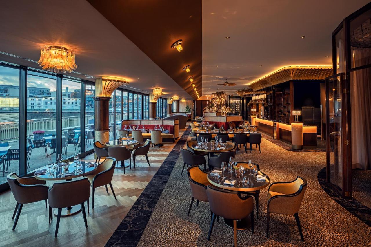 Hotel Hyatt Regency Düsseldorf Esterno foto The interior of the restaurant