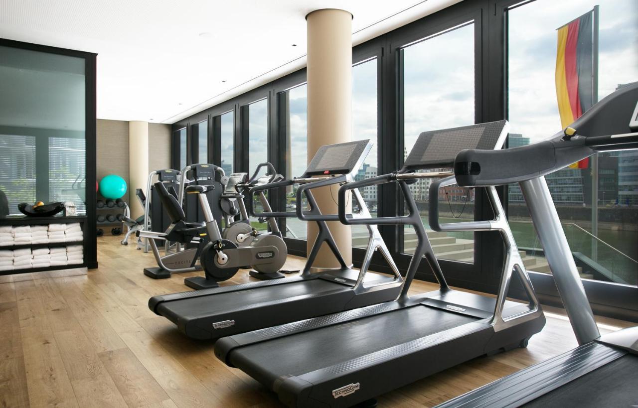 Hotel Hyatt Regency Düsseldorf Esterno foto The gym at the 2012 London Olympics