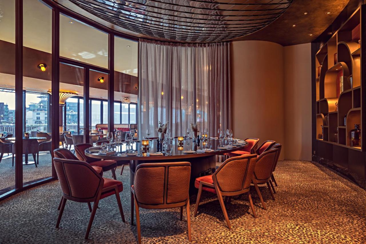 Hotel Hyatt Regency Düsseldorf Esterno foto The restaurant's interior