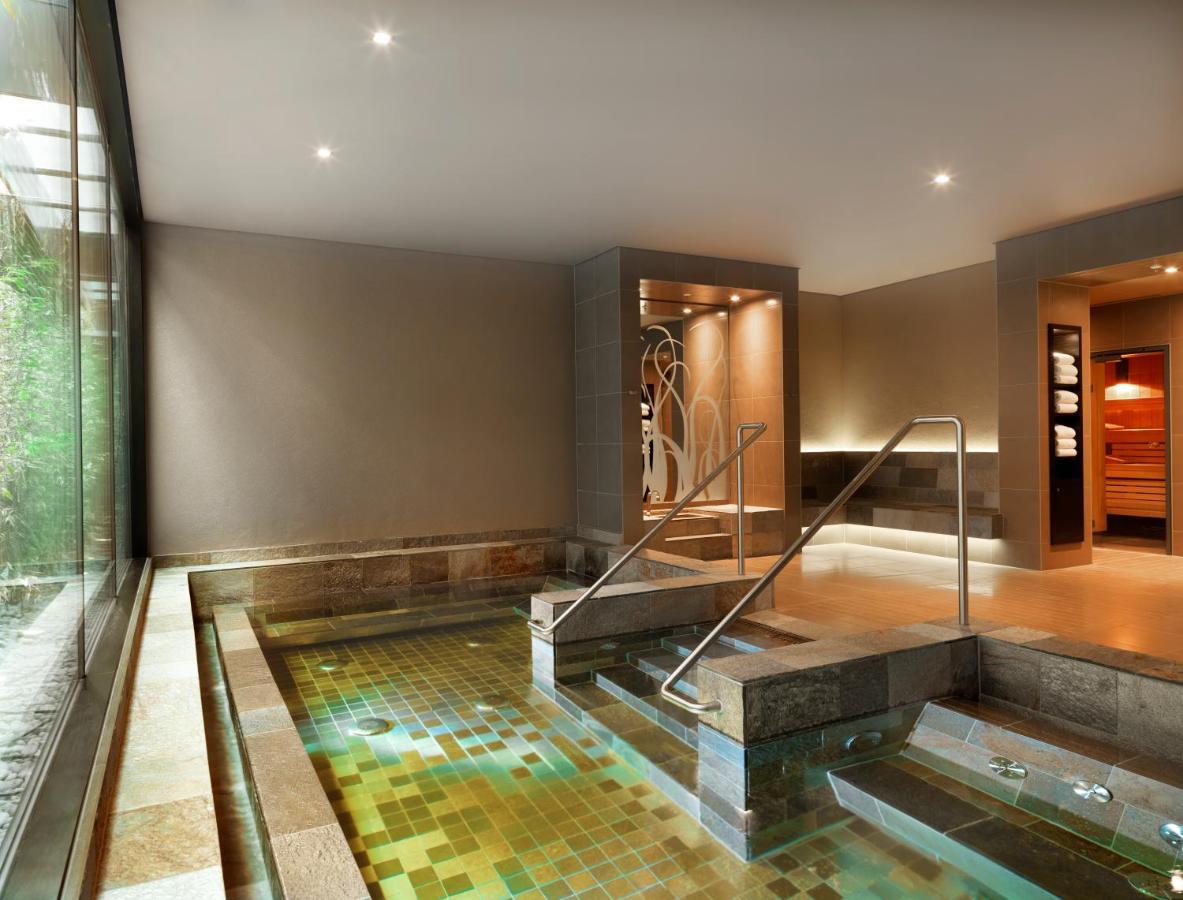 Hotel Hyatt Regency Düsseldorf Esterno foto A modern onsen in Tokyo